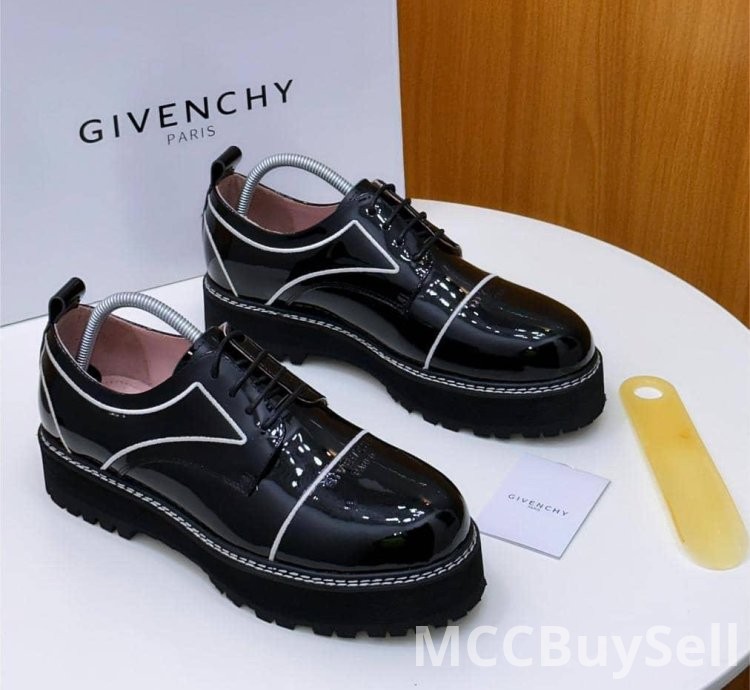 Men's shoes. Durable footwear for formal, outdoor occasions.