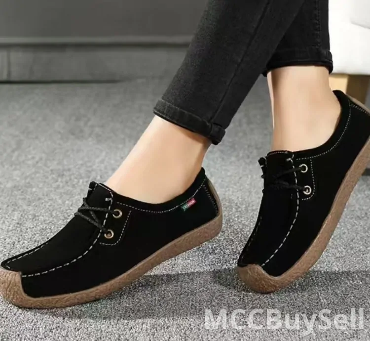 Premium shoes with a delicate and soft surface size 35 to 42.