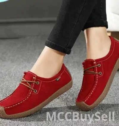 Premium shoes with a delicate and soft surface size 35 to 42.