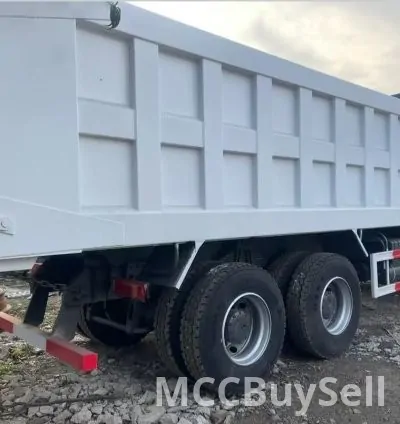 SINOTRUCK HOWO 6X4 Dump Truck [10wheels] 4