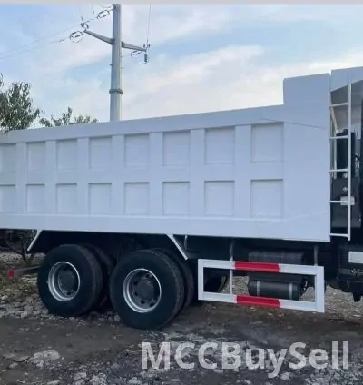 SINOTRUCK HOWO 6X4 Dump Truck [10wheels]