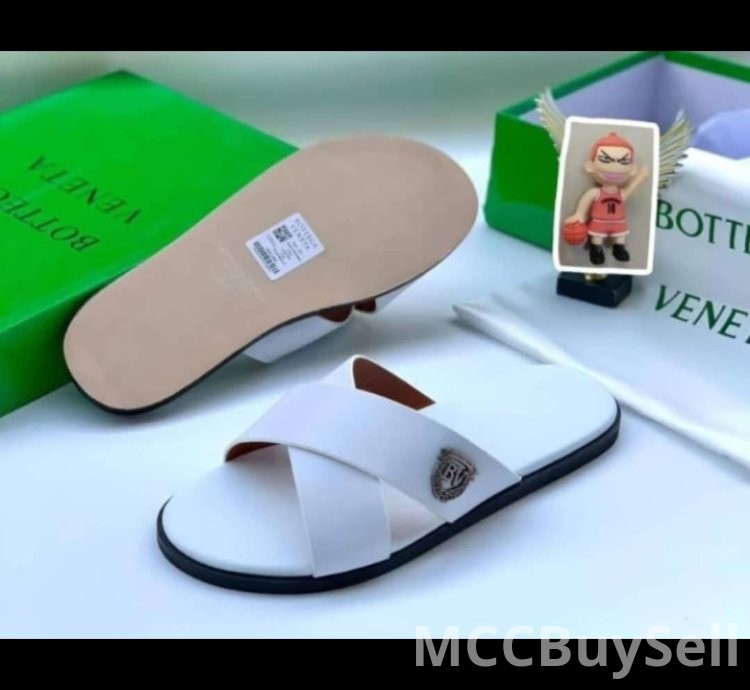 Men's leather slippers