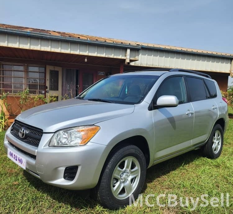 2010 RAV4 Toyota 4WD 2.4L VVT-i Engine, 7 Seats SUV Like New!
