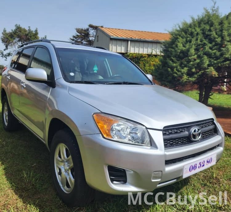 2010 RAV4 Toyota 4WD 2.4L VVT-i Engine, 7 Seats SUV Like New!