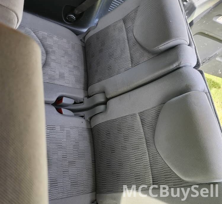 2010 RAV4 Toyota 4WD 2.4L VVT-i Engine, 7 Seats SUV Like New!