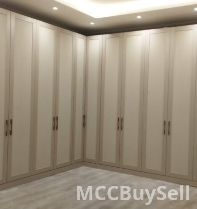 Expertly Crafted Ultra Modern Closet Solution