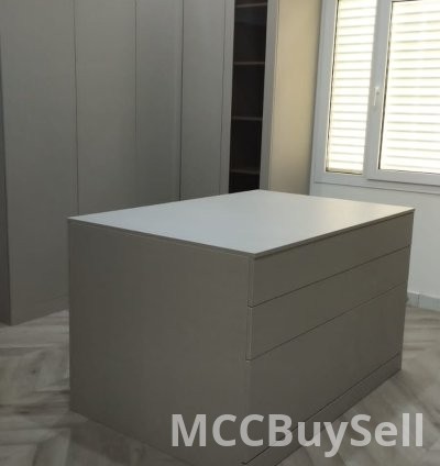 STEP INTO LUXURY: BESPOKE DRESSING ROOM DESIGN