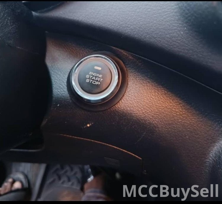 Buy, Toyota Highlander V6 4WD, Keyless, Open Roof, Available in Buea