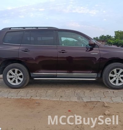 Buy, Toyota Highlander V6 4WD, Keyless, Open Roof, Available in Buea 6