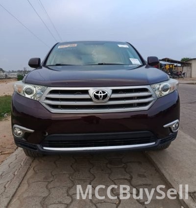 Buy, Toyota Highlander V6 4WD, Keyless, Open Roof, Available in Buea 7