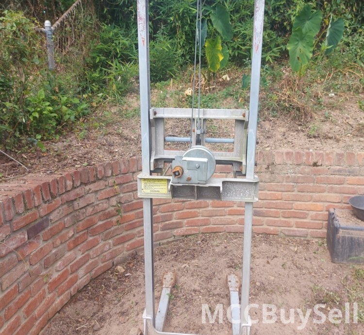 Used Mobile Forklift Hand held